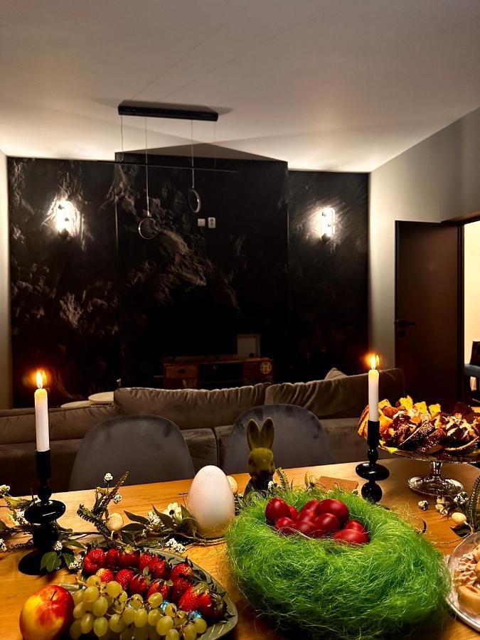 Lv Luxury Apart - One Minute Away From Train Station Predeal Exterior foto