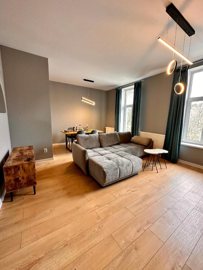 Lv Luxury Apart - One Minute Away From Train Station Predeal Exterior foto